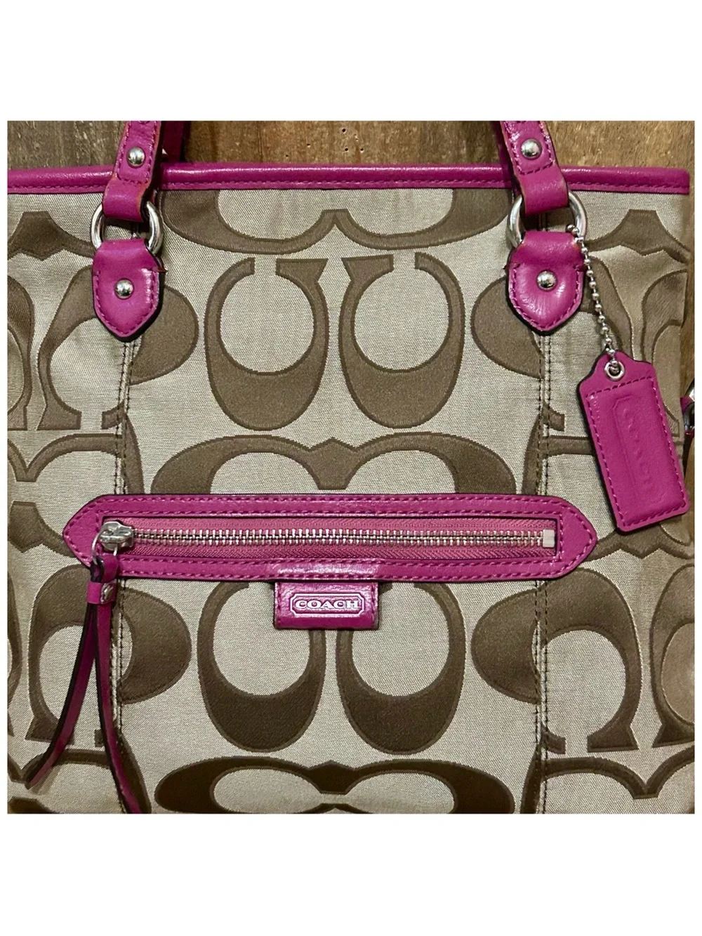 Coach Daisy Outline Signature Emma Tote with Free Scarf & Dust Bag. - Picture 10 of 16
